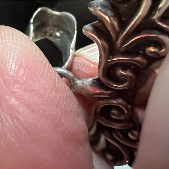 Square Sterling pendant with scroll design, - Picture 2 of 4